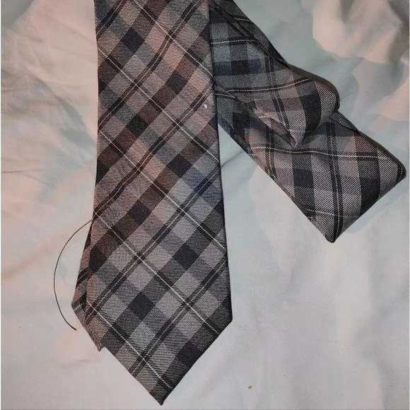 CALVIN KLEIN NICE SILK TIE PLAID PATTERN BLACK AND WHITE - Picture 1 of 4